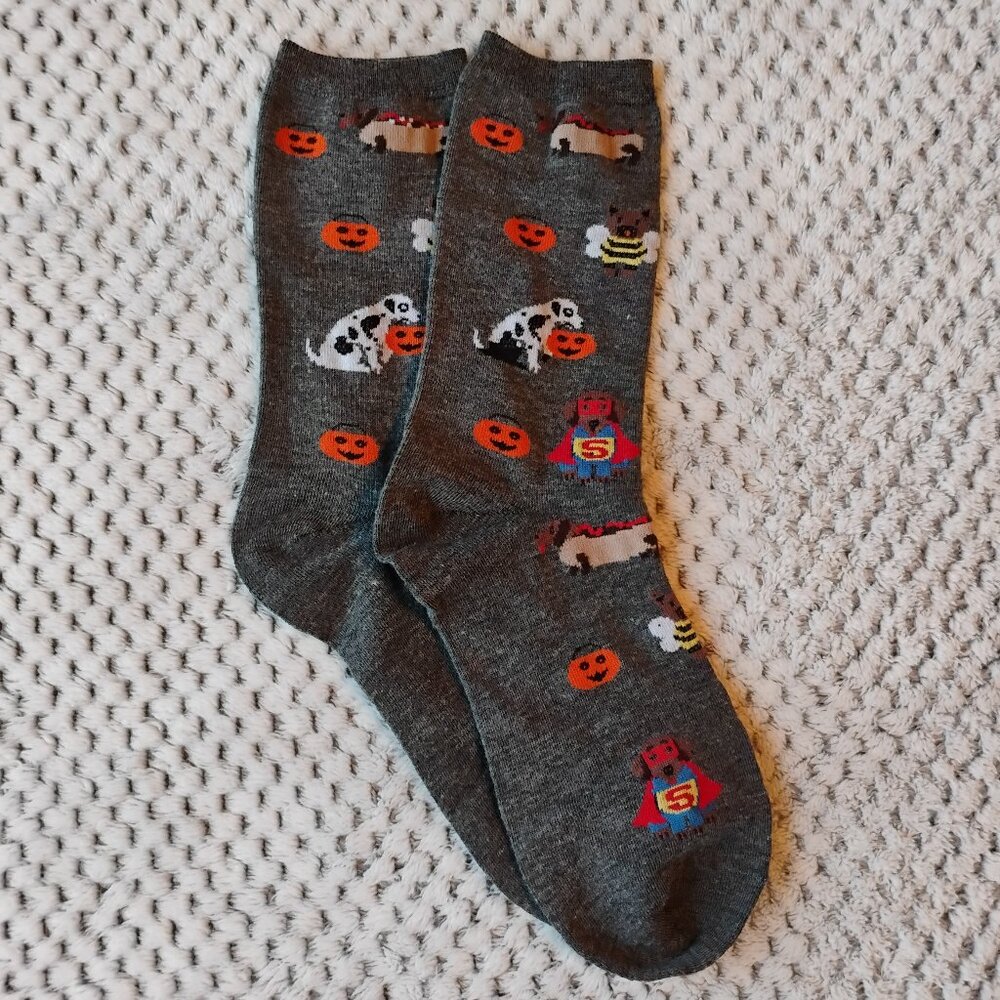 LIKE NEW Women's Halloween Socks Gray With Dogs In Costumes